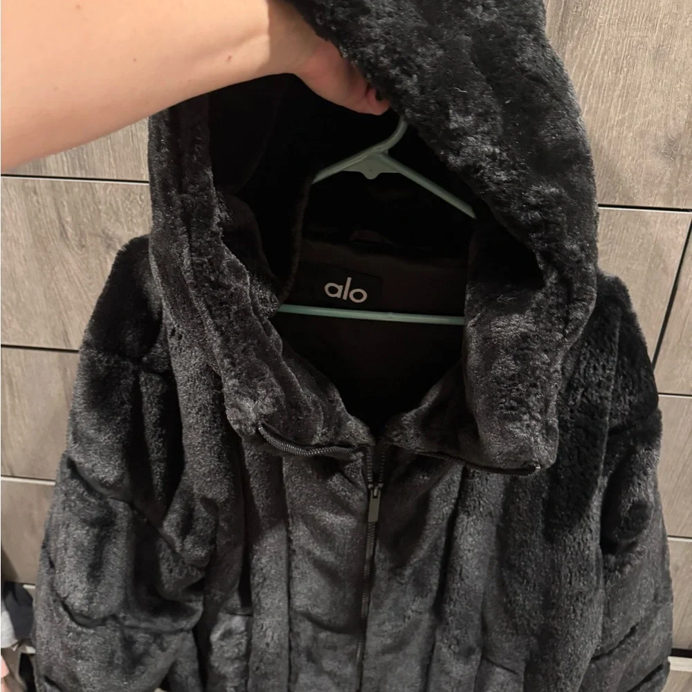 ALO Yoga Black Faux Fur Puffer Jacket with Hood
